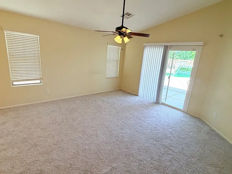 19546 N Krupps Ct — Photo 11