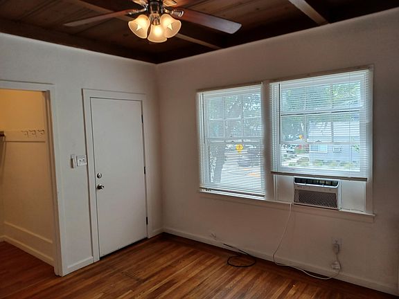 5th image of 2701 T St #1/2