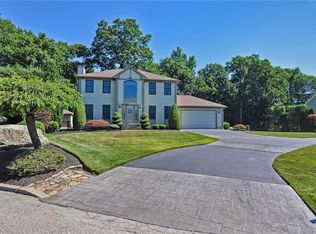 105 Chicory Ln, Cranston, RI 02921