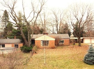 1100 Inwood Rd, Rochester, MI 48306