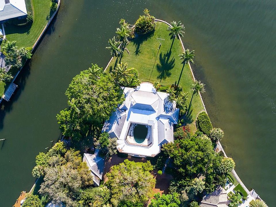1st image of 516 Bay Dr