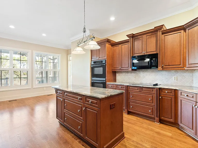 2686 Medina Ct — Photo 43