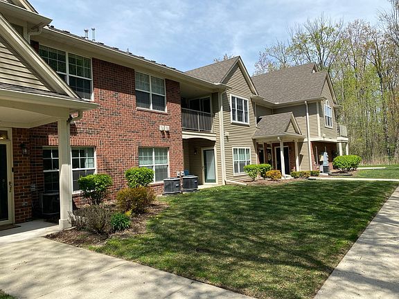 3rd image of 49218 W Woods Dr