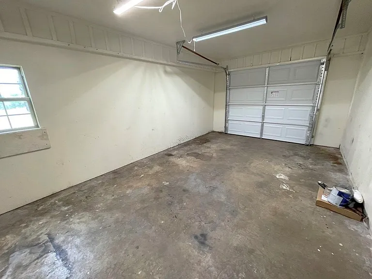 202 Crest Dr — Photo 12