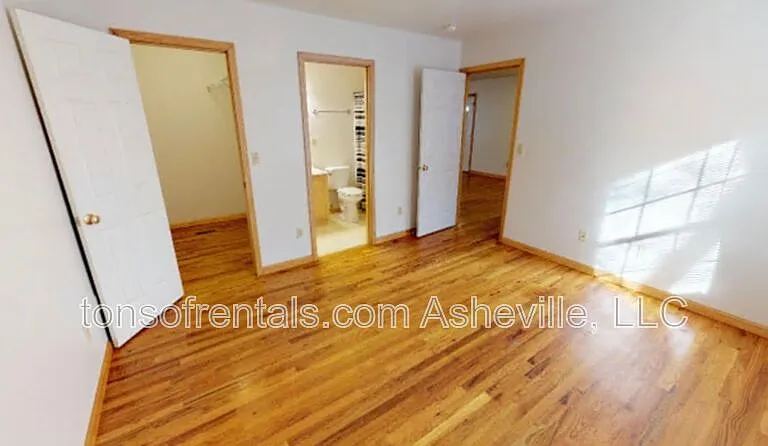 203 W Jordan St — Photo 7