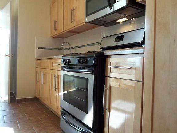 2nd image of 277 E 207th St APT 5D