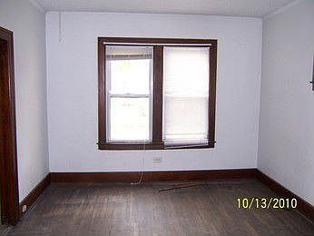 2nd image of 2383 Oakdale St