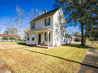 1002 State St, Jennings, LA 70546