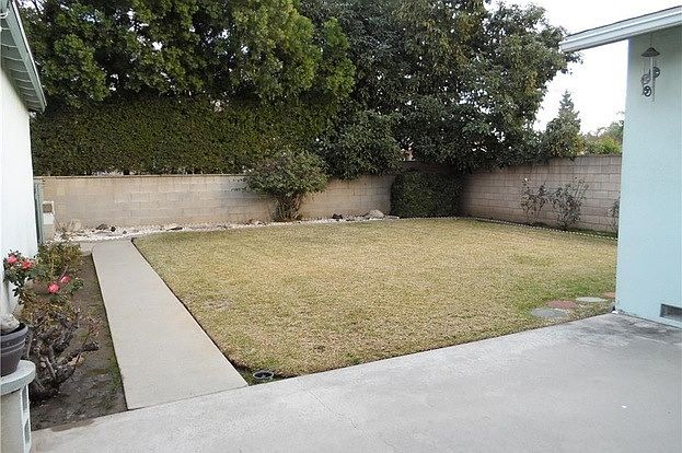 2nd image of 4032 N Walnuthaven Dr