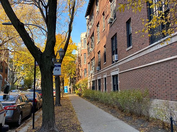 3rd image of 2907 N Pine Grove Ave APT 3S