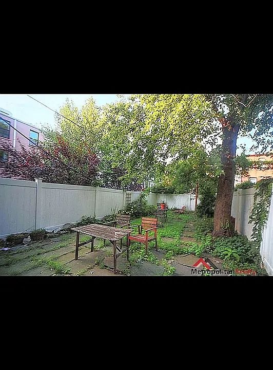 1st image of 411 6th St APT 1