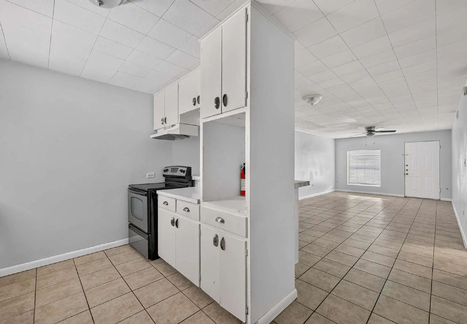 2 bed, 1.0 bath, $740 — Photo 2