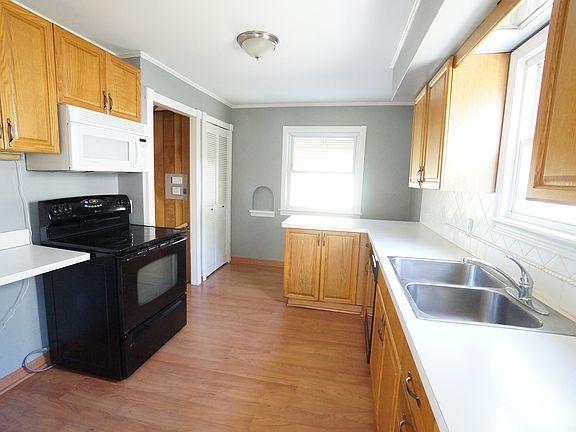 4th image of 7062 Parma Park Blvd