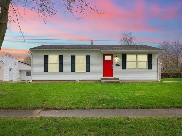 2712 E Illinois St, Urbana, IL 61802
