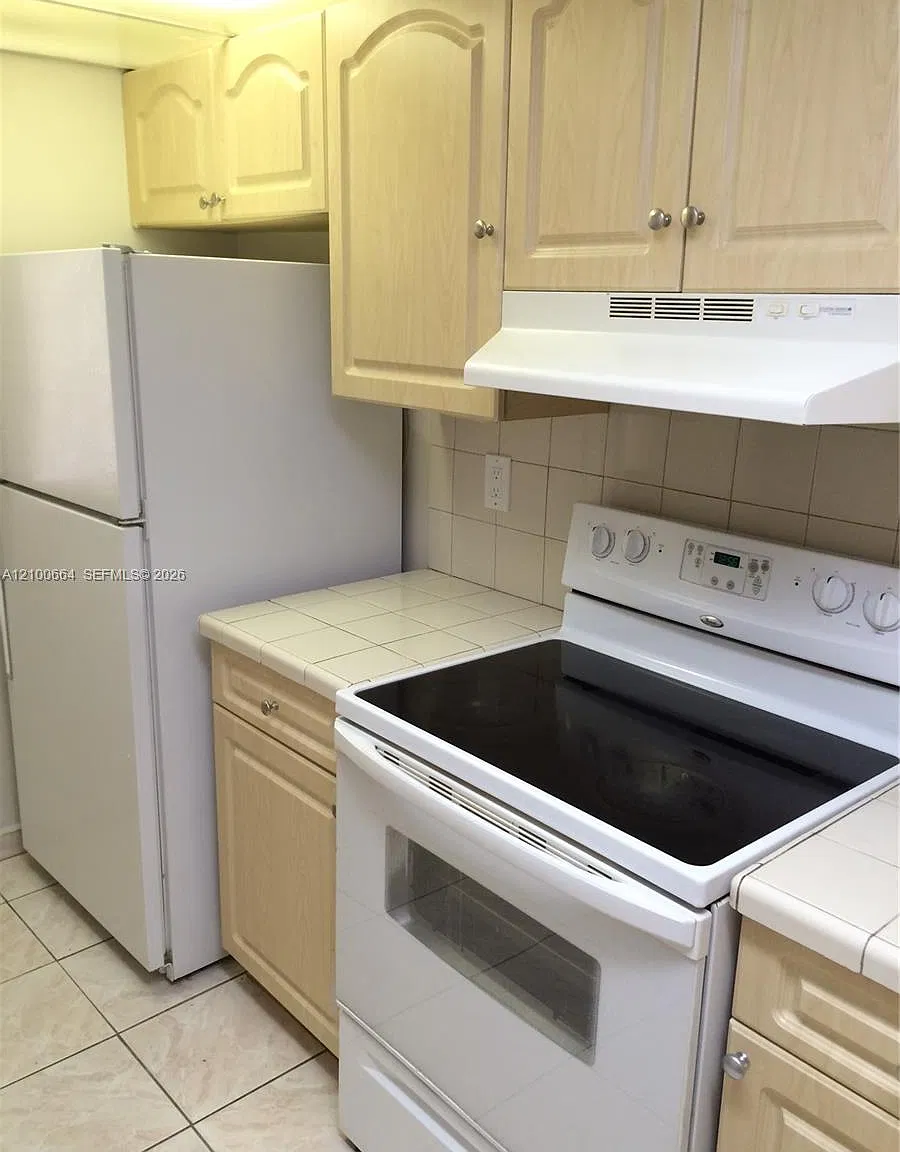 Park East Condo — Photo 4