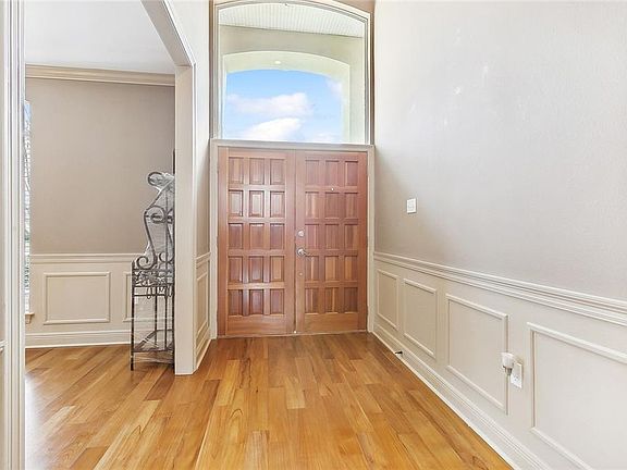 3rd image of 7259 Brookwood Dr