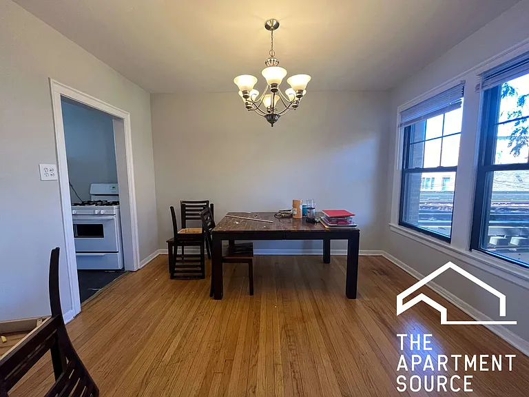 939 W Oakdale Ave #S2 — Photo 5