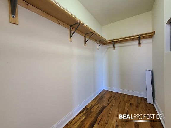 4th image of 818 W Diversey Ave #T