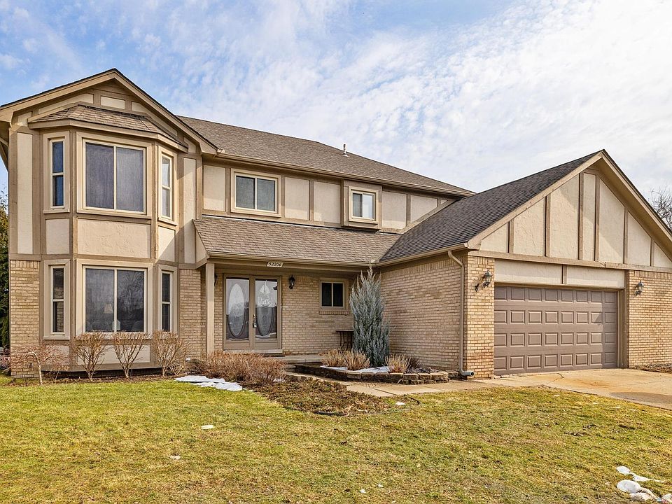 1st image of 52204 Antler Dr