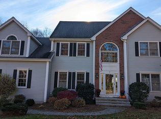 7 Stable Way, Medway, MA 02053