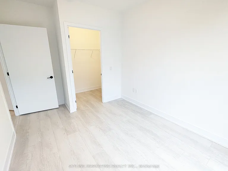 2450 Old Bronte Rd #524 — Photo 4
