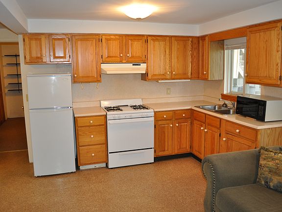 4th image of 205 Williams St #1