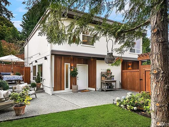 3rd image of 9819 SE Shoreland Dr