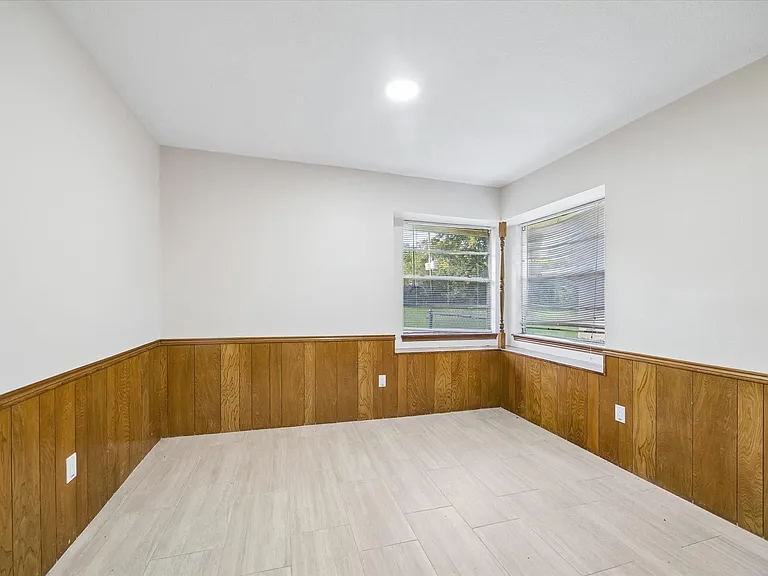 1307 Southern Hills Rd — Photo 11