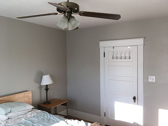 5th image of 2034 Weyer Ave