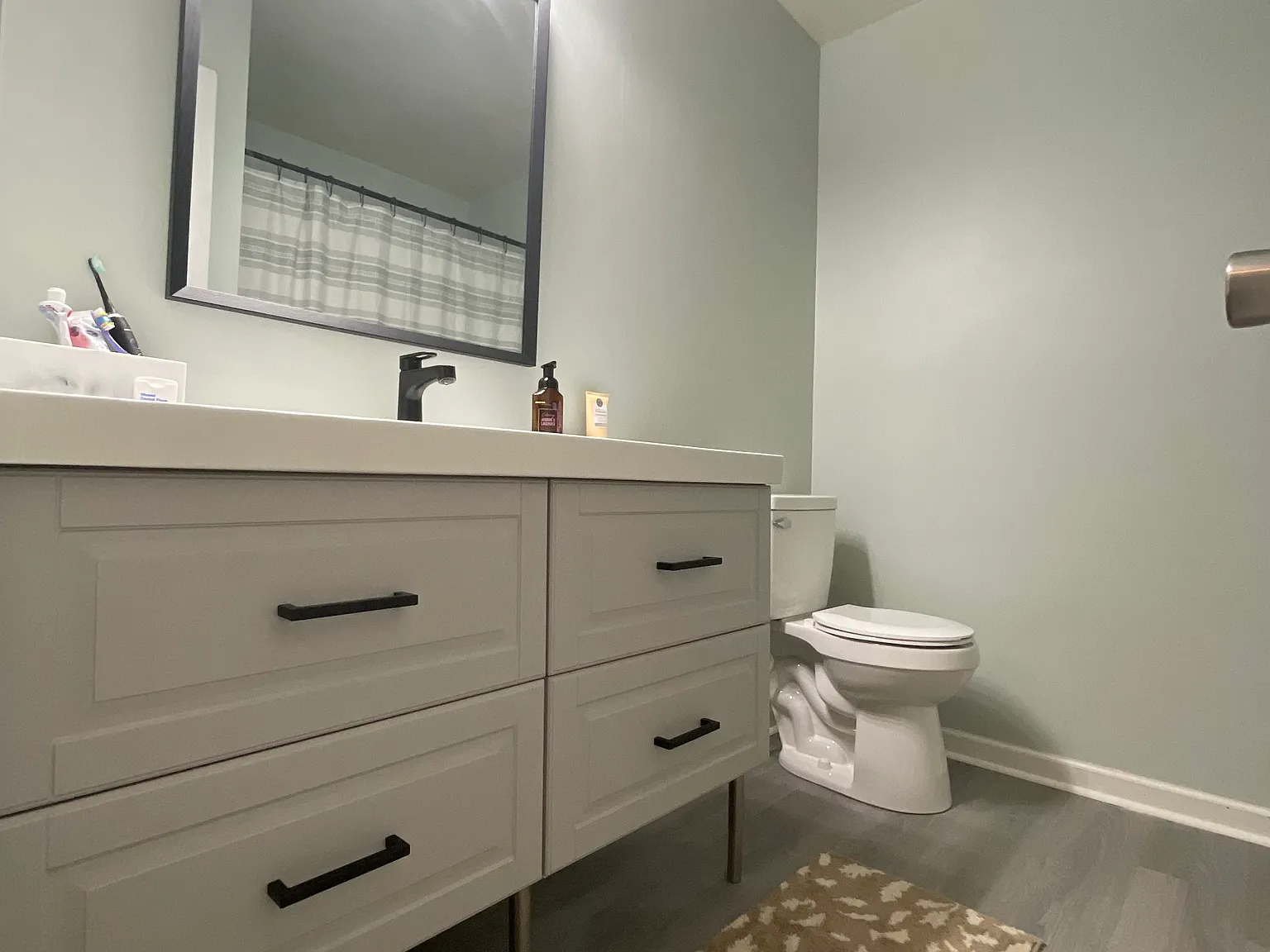 2 bed, 897 sqft, $1,600 — Photo 4