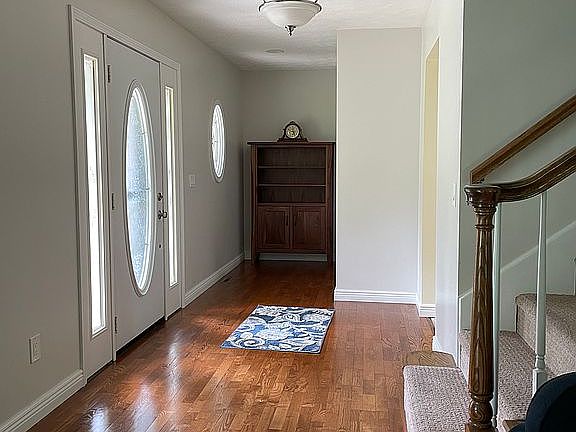3rd image of 1565 Wickford Dr