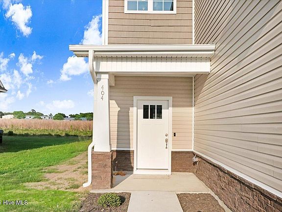2nd image of 404 Kingston Circle