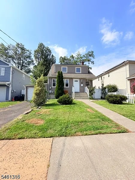 5 bed, 2.0 bath, $3,850 — Photo 1
