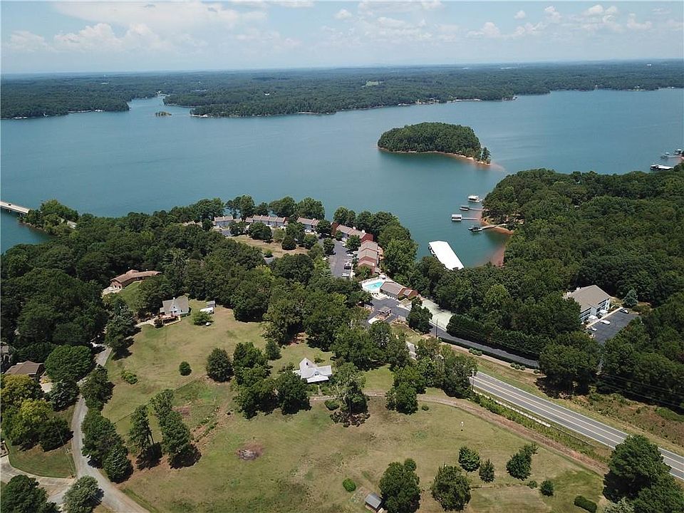 2nd image of 130 Windjammer Way #D