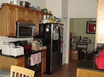 3rd image of 1025 9th Sq