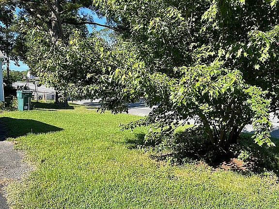 5th image of 9307 Wyndhurst Dr