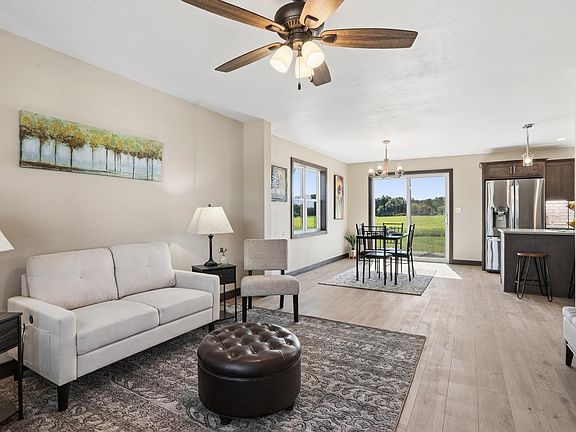 5th image of 471 Rustic Ridge Dr