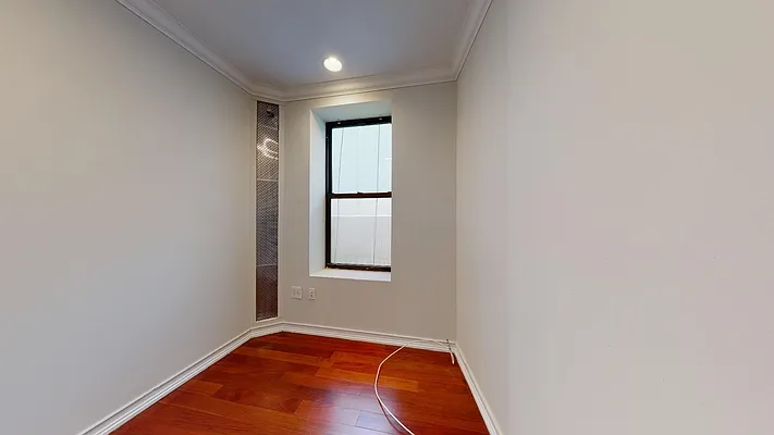 Rented by Bond New York | media 22