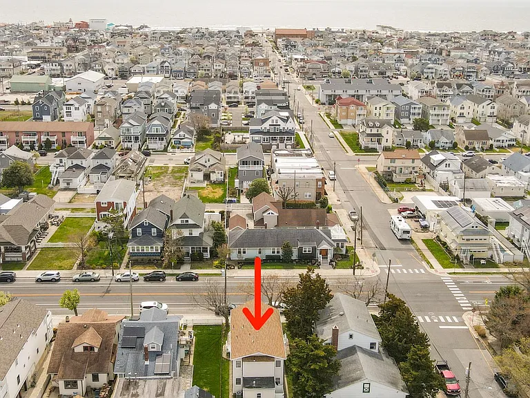 1248 Bay Ave — Photo 35