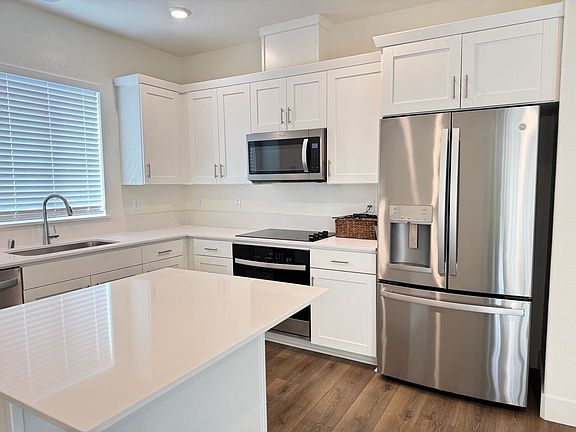 5th image of 670 Barton Way