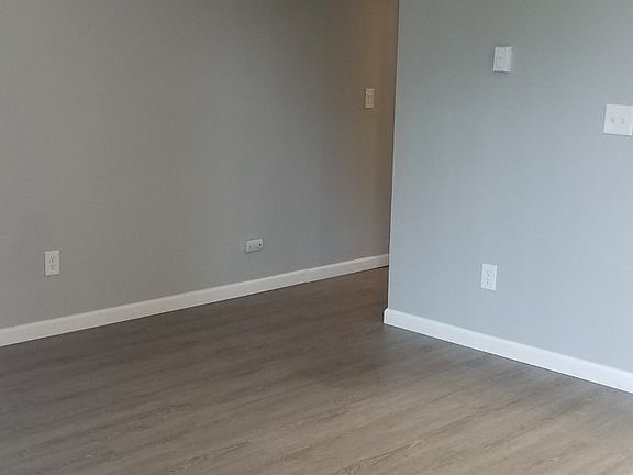 5th image of 3720 S Thompson Ave #204