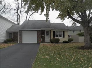 113 Flower Dale Dr, Rochester, NY 14626