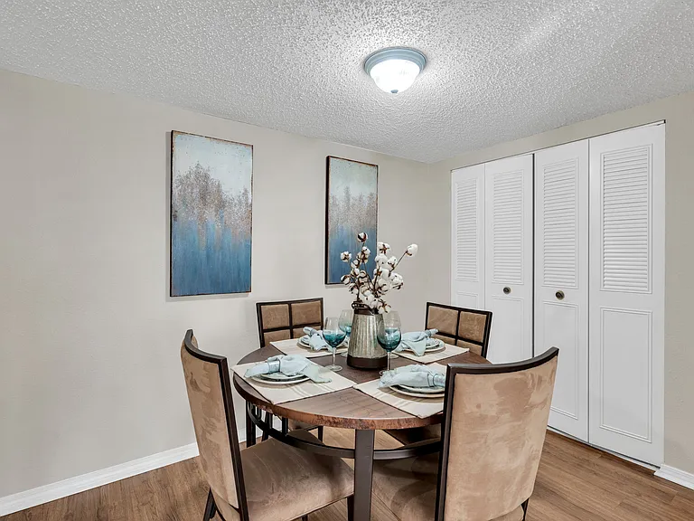 Seasons Apartments — Photo 27