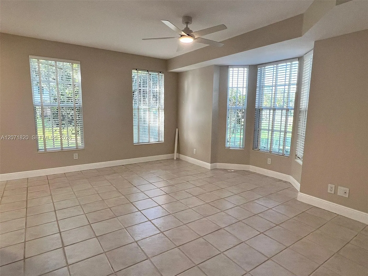 Charleston Court At Abaco — Photo 2