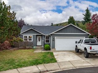 851 Callahan Dr, Roseburg, OR 97471