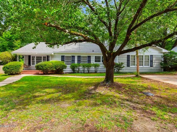 3821 Montrose Cir, Jackson, MS 39216