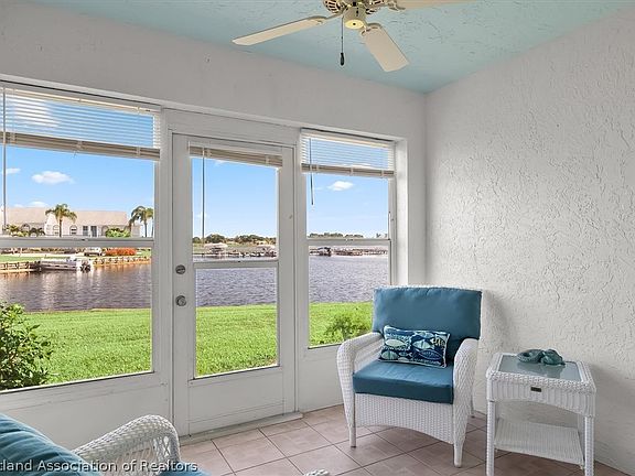 3rd image of 405 Stephen Dr