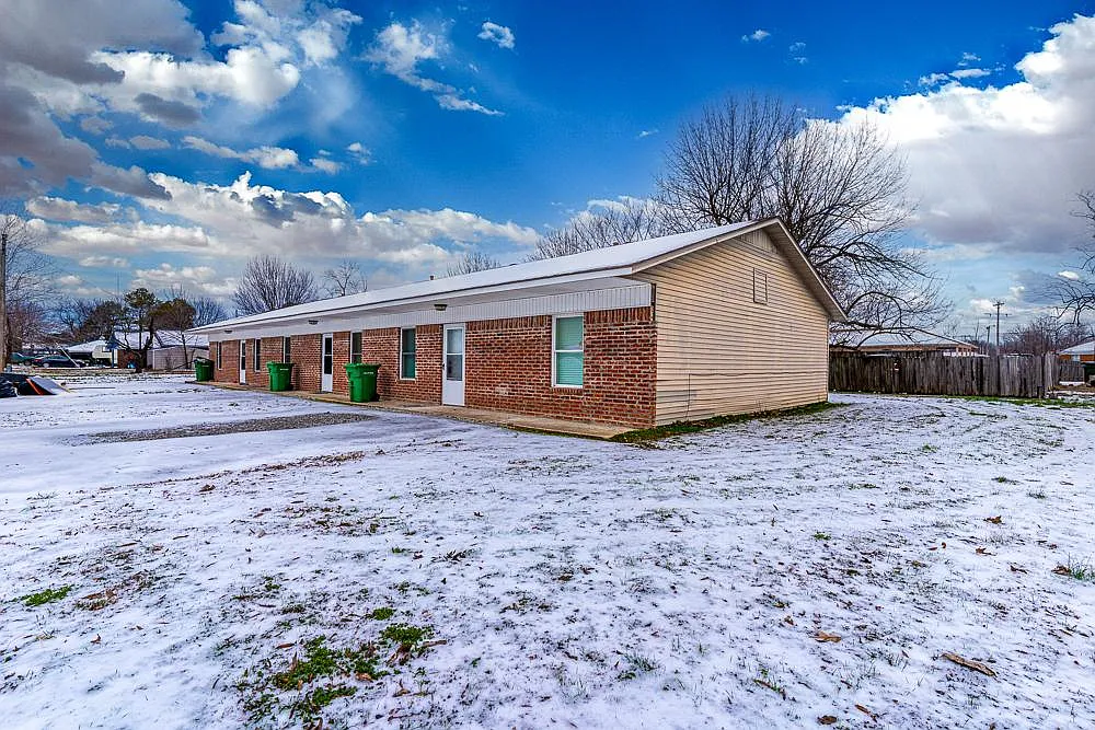 2 bed, 1000 sqft, $850 — Photo 3