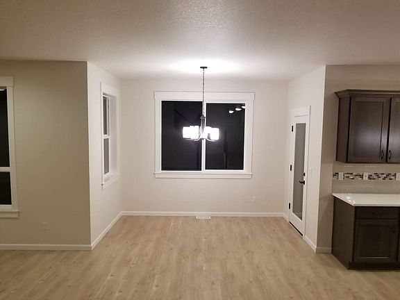 4th image of 125 NE 63rd Ave