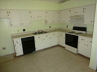 3rd image of 131 Orange Dr